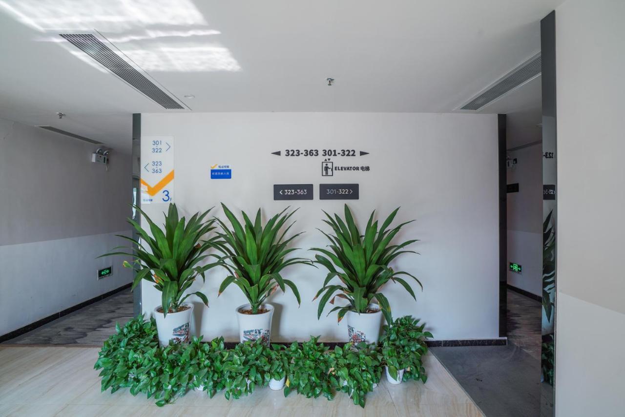 Felice Hotel-Guangzhou Baiyun International Airport Renhe Metro Station Branch Exterior photo
