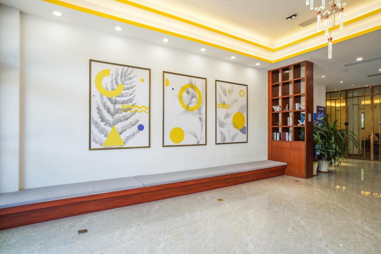 Felice Hotel-Guangzhou Baiyun International Airport Renhe Metro Station Branch Exterior photo